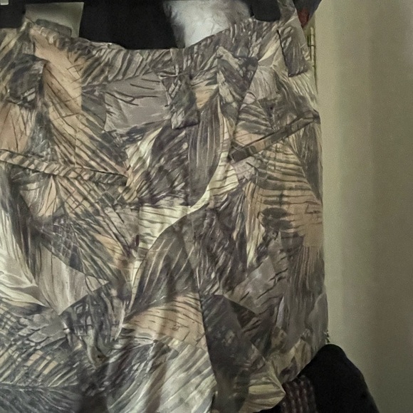 100% Silk L’Agence shorts size 6 - Picture 4 of 13